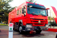 کامیون های آتش نشانی تجاری ، فوم مخزن آب 7 متر مکعب 5T - ظرفیت 50T ظرفیت قرمز رنگ 6x4 هوو شاسی